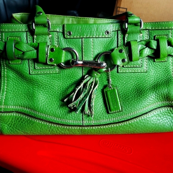 Vntg. COACH BAG, LOW START!🥒💚✨🔥💚🔥 leather, GOOD CONDITION, RARE color 💚🥒 - Picture 3 of 12